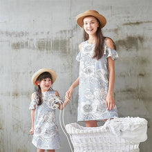 Load image into Gallery viewer, irregular mother daughter dresses v-neck floral print mommy and me clothes family matching outfits look mom mum baby girls dress